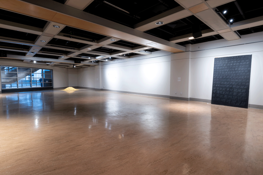 Je murmure mémoire pour marquer le pli. Photo 6 Image de l'exposition Je murmure mémoire pour marquer le pli.